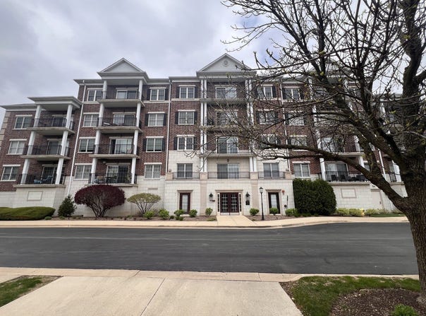 Clarendon Hills, IL 60514