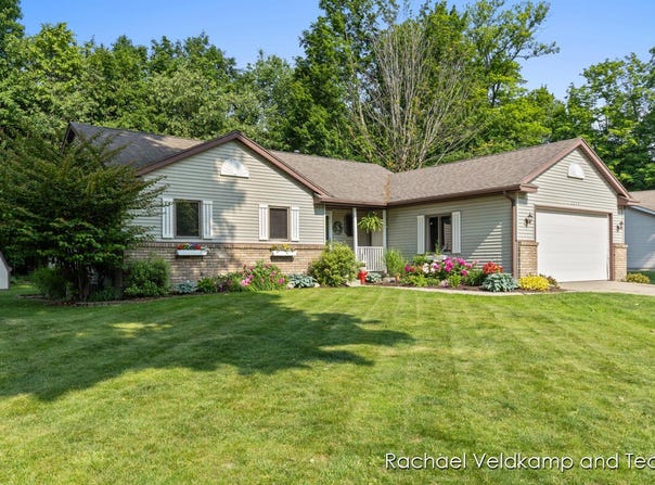 1579 Geddes Avenue NW, Grand Rapids, MI 49534
