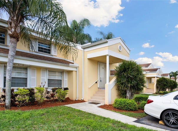 2264 SE 27th Dr, Homestead, FL 33035