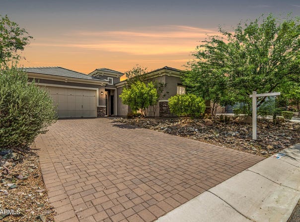 16373 W BEAUTIFUL Lane, Goodyear, AZ 85338