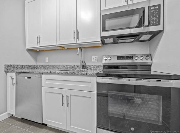 304 Pine Rock Avenue, Hamden, CT 06514