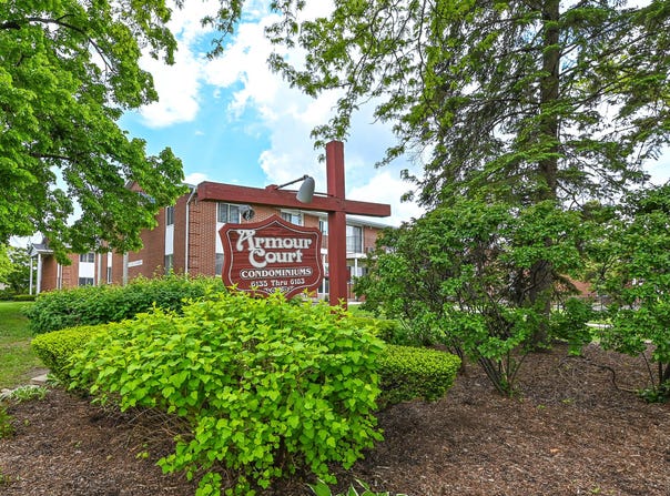 6143 W Howard Ave, Greenfield, WI 53220