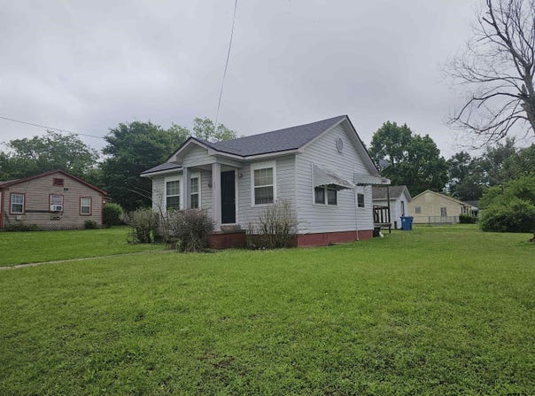 411 Sunset Avenue, Henderson, TX 75654