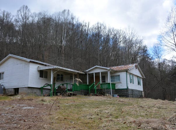 97 Angels Srive, Poca, WV 25159