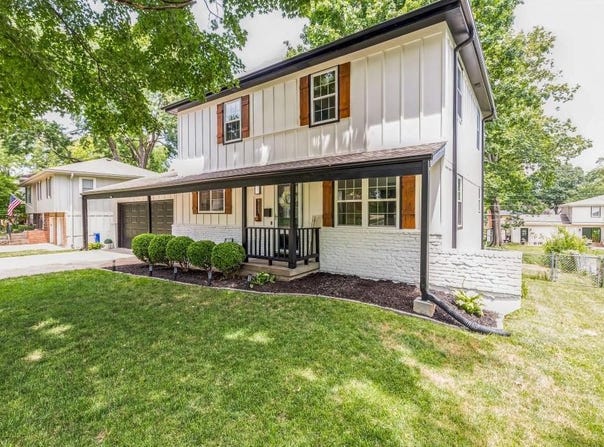 9121 Hayes Drive, Overland Park, KS 66212