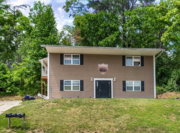 160 Irwin Road, Huntington, WV 25705