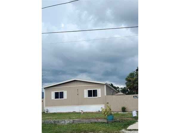 8438 FORMEL AVENUE, PORT RICHEY, FL 34668