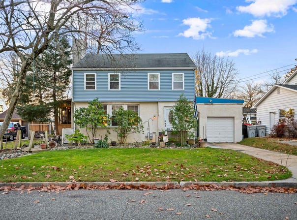 38 Deshibe Ter Ave, Vineland, NJ 08360