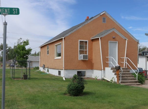 622 E Clement St, Glendive, MT 59330