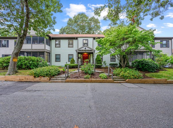 14 Harold Street, Harwich Port, MA 02646
