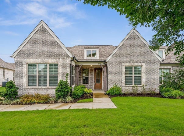 8742 BEDFORDSHIRE Dr, Bartlett, TN 38133
