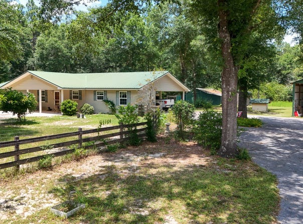 101 Malloy Lane, DeFuniak Springs, FL 32433