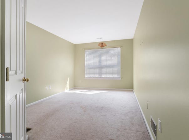 1401 YARROW CIRCLE, DAYTON, NJ 08810