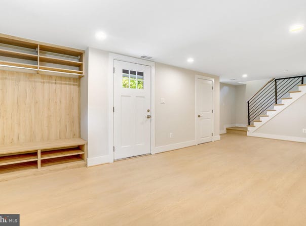 1601 S STAFFORD STREET, ARLINGTON, VA 22204