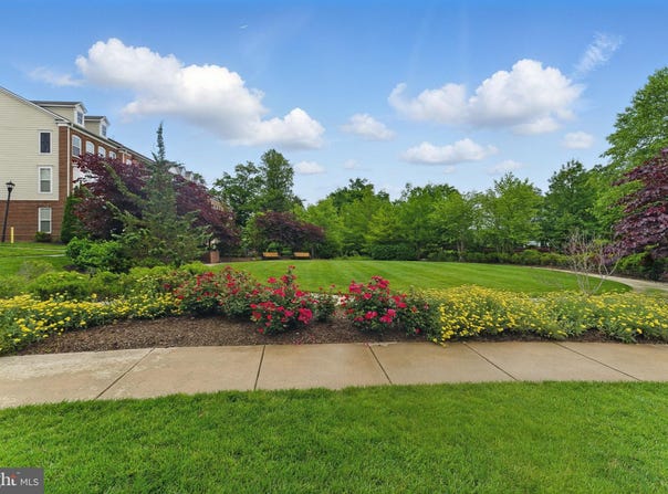 9521 BASTILLE STREET, FAIRFAX, VA 22031
