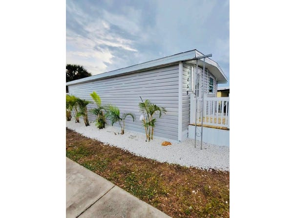 3855 Honolulu Drive, Ruskin, FL 33570