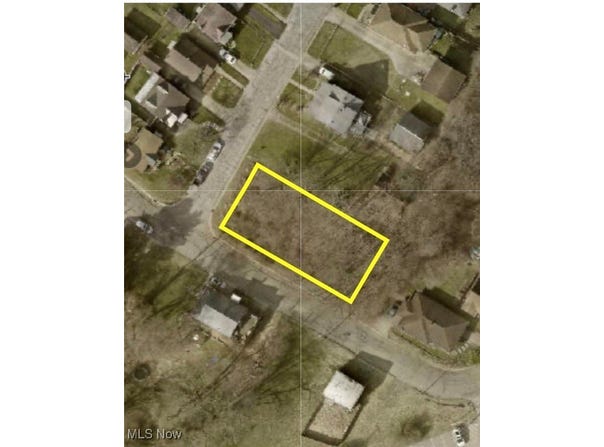 Mcconnell Avenue, Steubenville, OH 43952