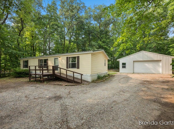 22484 W Howard City-Edmore, Howard City, MI 49329