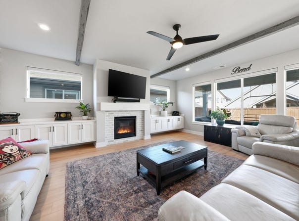 3026 NE Red Jasper Place, Bend, OR 97701