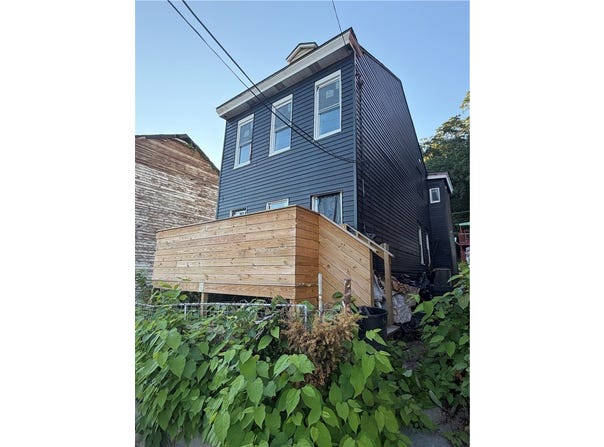 1208 Kunkle Ave, Marshall Shadeland, PA 15212
