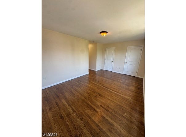 83 Broadway, Elizabeth City, NJ 07206-1818