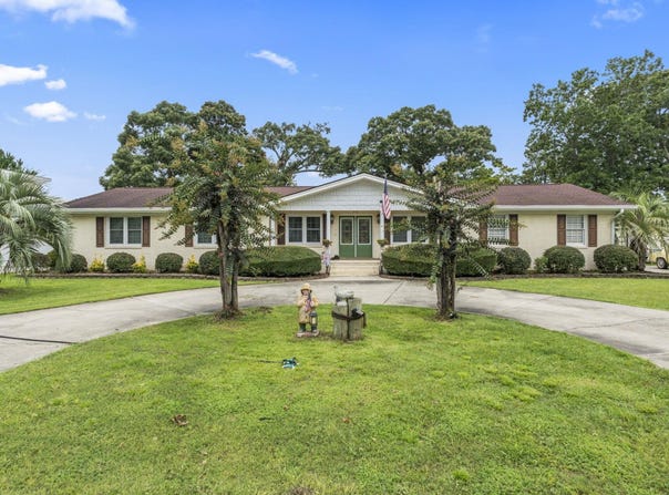 1513 Magnolia Dr., North Myrtle Beach, SC 29582
