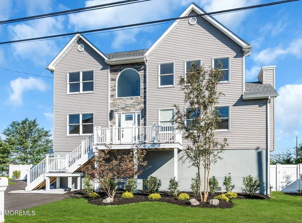 707 Prospect Avenue, Union Beach, NJ 07735