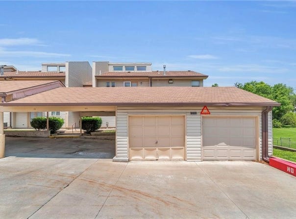 12310 E 43rd Street S, Independence, MO 64055