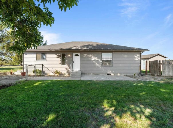 503 Riverfront Rd, Mabton, WA 98935
