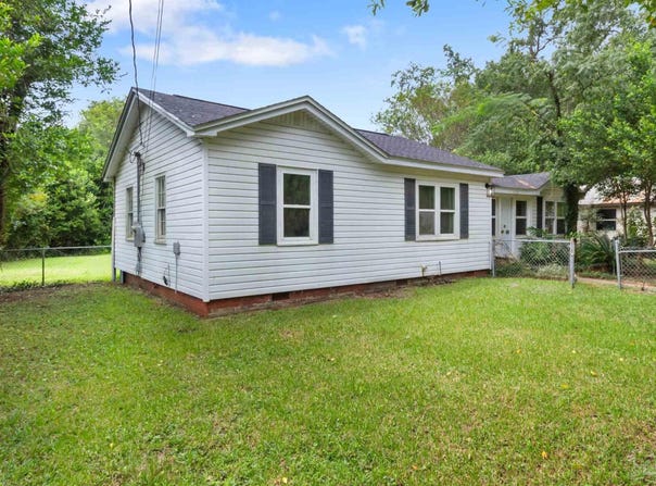 203 Booth Ave, Cantonment, FL 32533