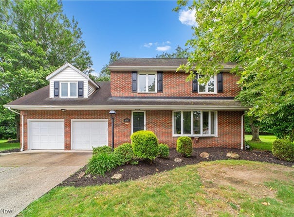 4347 Parklawn Drive, Willoughby, OH 44094