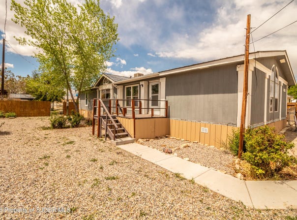 1305 SMITH Lane, Farmington, NM 87401