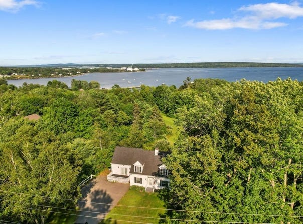 88 W Main Street, Searsport, ME 04974