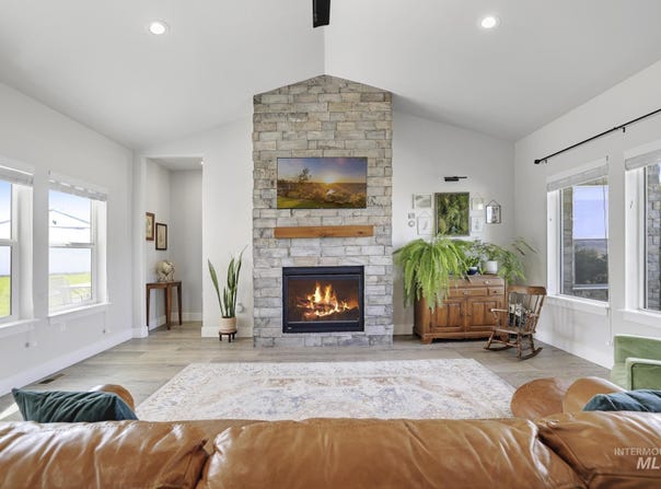 1040 Blueridge Dr, Kimberly, ID 83341-1828