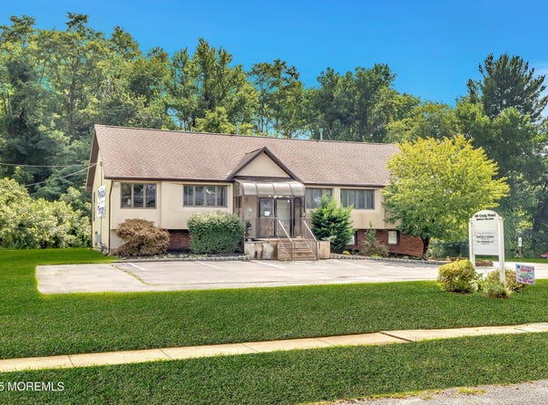 98 Craig Road, Manalapan, NJ 07726