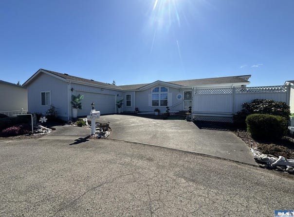 617 N 7th Ave, Sequim, WA 98382
