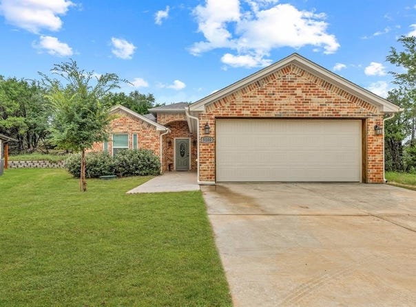 5100 Tyler Court, Granbury, TX 76048