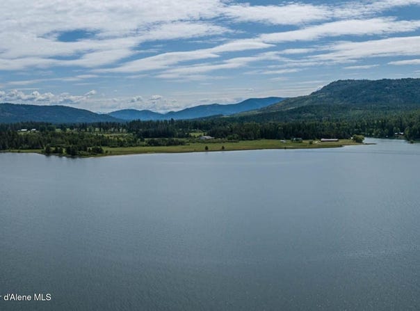 475 Campbell Point Rd, Laclede, ID 83841