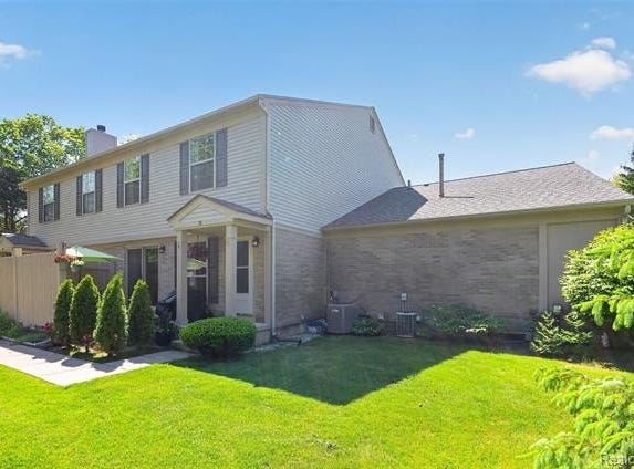 70 Pine Tree Ridge Drive, Waterford Twp, MI 48327
