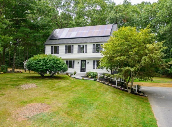 21 Old Barn Rd, Plymouth, MA 02360