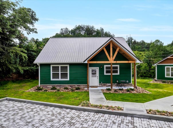 1014 Pinyon Circle, Pigeon Forge, TN 37863