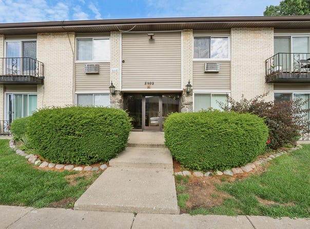 8999 Kennedy Drive, Des Plaines, IL 60016