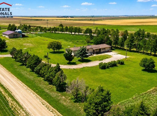 10538 Outlaw Road, Dodge City, KS 67801
