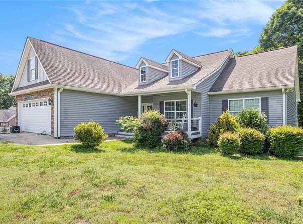 208 Stonington Drive, Mount Airy, GA 30563