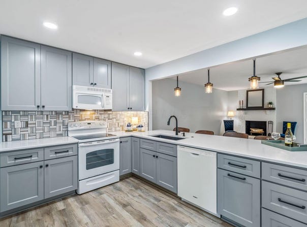 2379 Parkview Drive, Grove City, OH 43123
