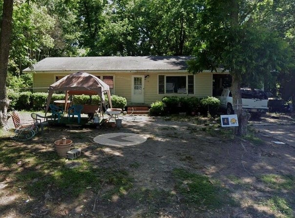 1121 N 9th Ave., Laurel, MS 39440