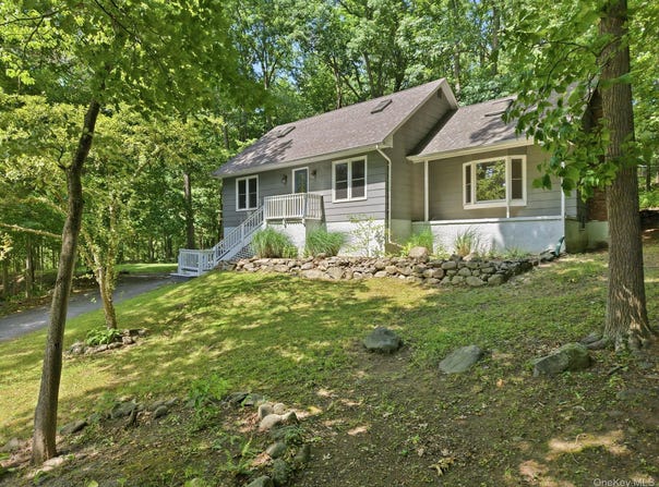 3 Dogwood Hollow, New Paltz, NY 12561
