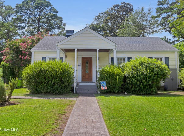 811 Chattawka Lane, New Bern, NC 28560