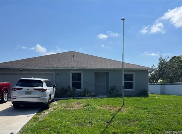 2377 SW Chestnut Lane, Port St Lucie, FL 34953