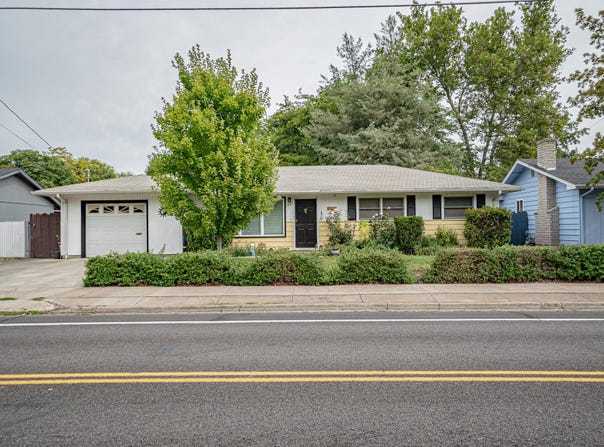1409 Siskiyou Boulevard, Medford, OR 97504